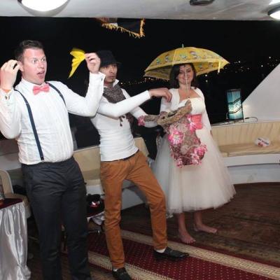 Dinner Cruise Show