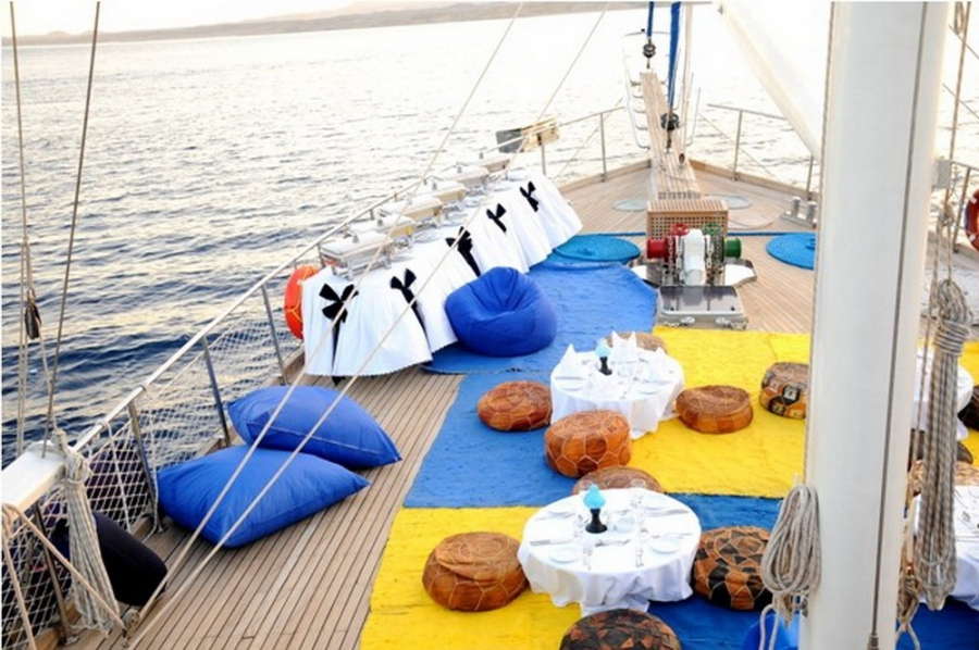 Sailing boat trip "Sina Dream" to Tiran Island
