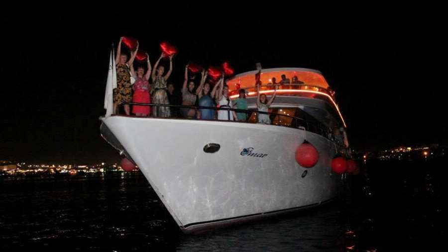 Serata Romantica con Cena sulla Barca
